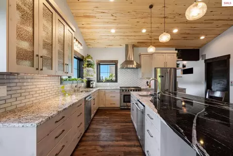 Kitchen - 270 Blizzard Dr, Sandpoint, ID 83864 photo 7 of 8