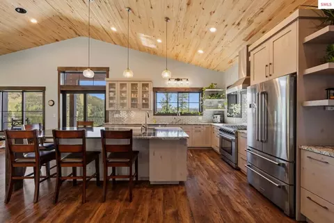 Kitchen - 270 Blizzard Dr, Sandpoint, ID 83864 photo 8 of 8