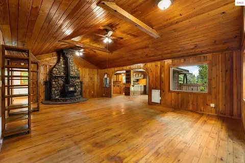 Living - 279 Tower Rd, Naples, ID 83847 photo 1 of 5