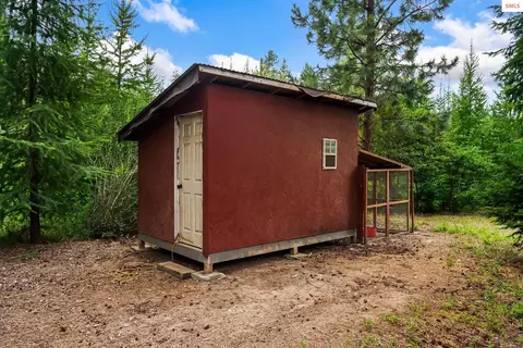 Exterior - 279 Tower Rd, Naples, ID 83847 photo 13 of 13