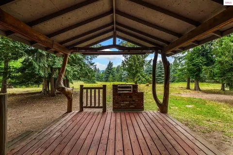 Exterior - 279 Tower Rd, Naples, ID 83847 photo 3 of 13