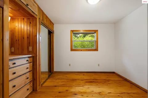Bedroom - 279 Tower Rd, Naples, ID 83847 photo 4 of 4