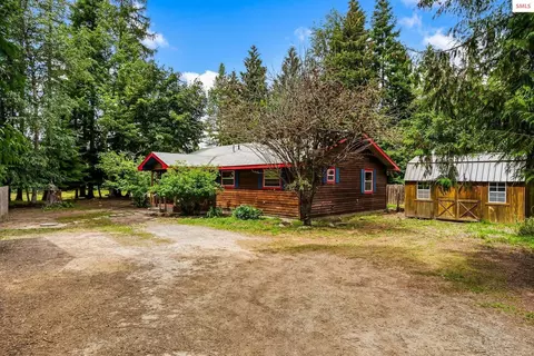 Exterior - 279 Tower Rd, Naples, ID 83847 photo 2 of 13