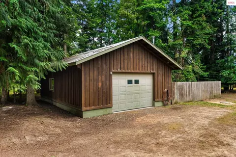 Exterior - 279 Tower Rd, Naples, ID 83847 photo 7 of 13