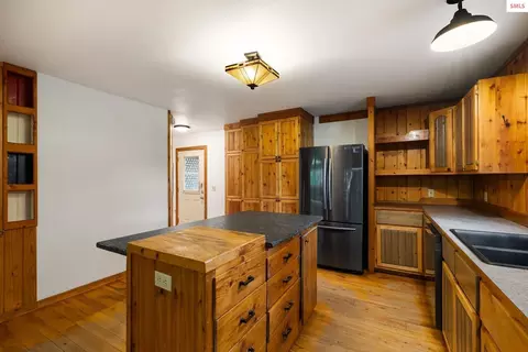 Kitchen - 279 Tower Rd, Naples, ID 83847 photo 3 of 3