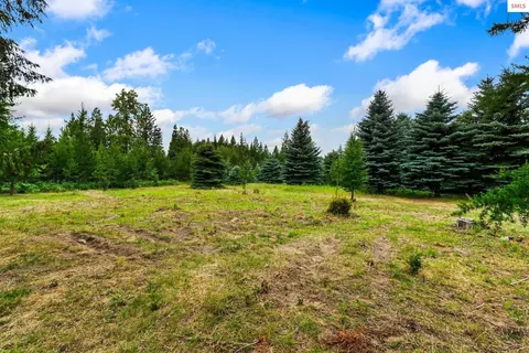 Exterior - 279 Tower Rd, Naples, ID 83847 photo 5 of 13