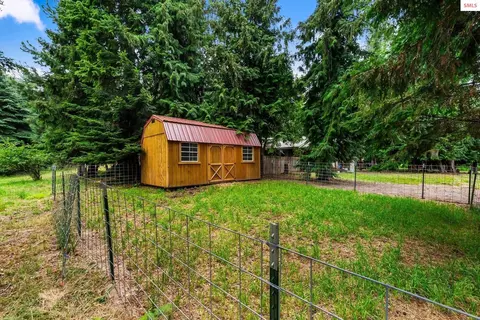 Exterior - 279 Tower Rd, Naples, ID 83847 photo 12 of 13