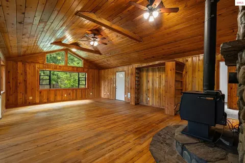 Living - 279 Tower Rd, Naples, ID 83847 photo 2 of 5