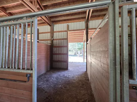 Entry Way - 1599 Samuels Rd, Sandpoint, ID 83864 photo 3 of 3