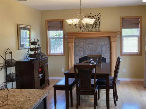 Dining - 1599 Samuels Rd, Sandpoint, ID 83864 photo 2 of 4