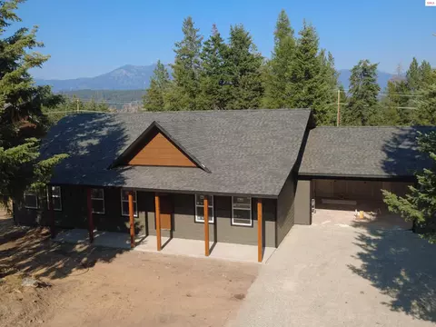 94 Westwood Dr, Moyie Springs, ID 83845