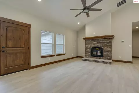 Living - L1b8 N Eclipse Road, Rathdrum, ID 83858 photo 2 of 7