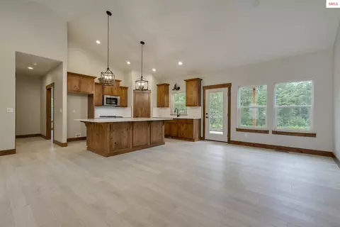Living - L1b8 N Eclipse Road, Rathdrum, ID 83858 photo 5 of 7