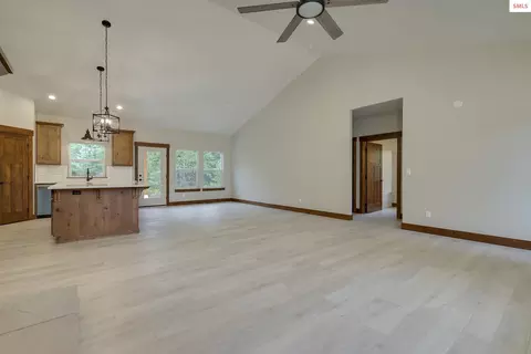 Living - L1b8 N Eclipse Road, Rathdrum, ID 83858 photo 3 of 7