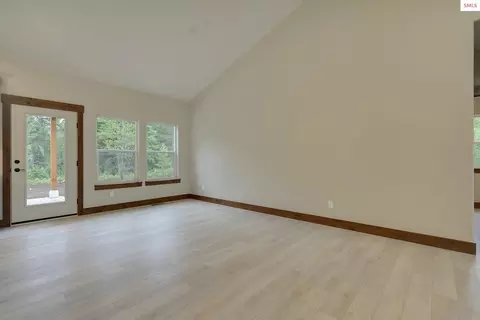 Living - L1b8 N Eclipse Road, Rathdrum, ID 83858 photo 4 of 7