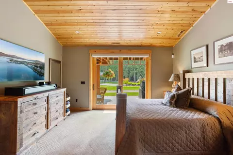 Bedroom - 26368 Highway 2, Dover, ID 83825 photo 2 of 7