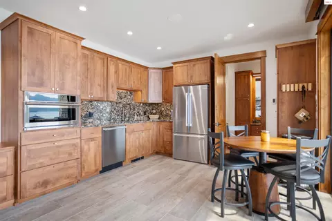 Kitchen - 26368 Highway 2, Dover, ID 83825 photo 11 of 12