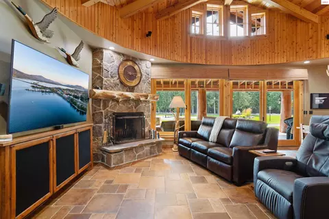 Living - 26368 Highway 2, Dover, ID 83825 photo 2 of 3