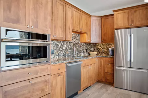 Kitchen - 26368 Highway 2, Dover, ID 83825 photo 12 of 12