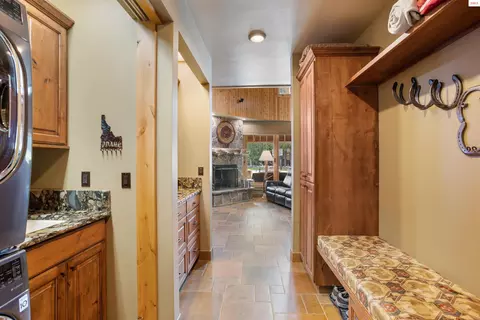 Entry Way - 26368 Highway 2, Dover, ID 83825 photo 1 of 1