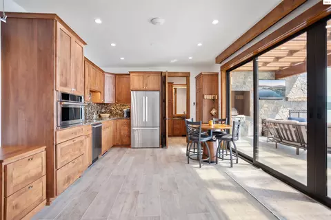 Kitchen - 26368 Highway 2, Dover, ID 83825 photo 10 of 12