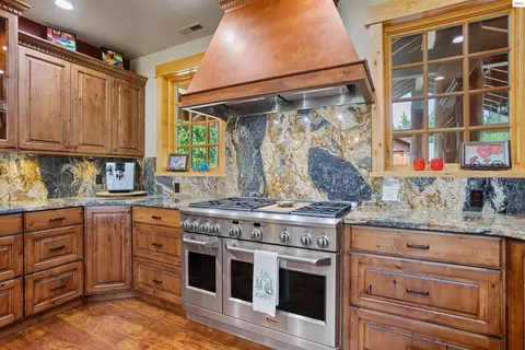 Kitchen - 26368 Highway 2, Dover, ID 83825 photo 4 of 12
