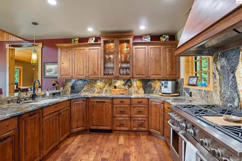 Kitchen - 26368 Highway 2, Dover, ID 83825 photo 6 of 12