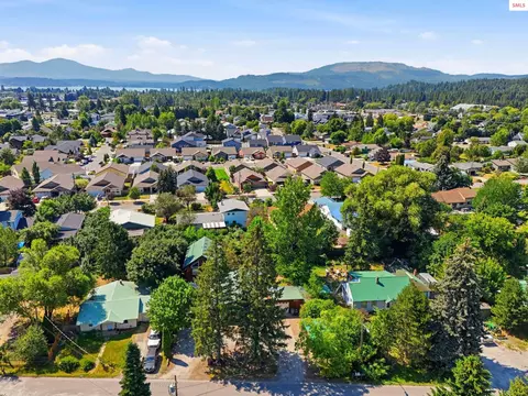 View/Area - 1601 Main St, Sandpoint, ID 83864 photo 4 of 8