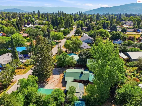 View/Area - 1601 Main St, Sandpoint, ID 83864 photo 7 of 8