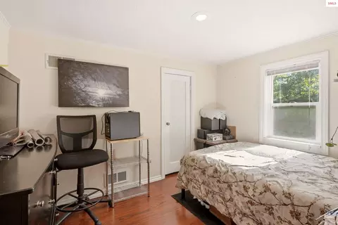 Bedroom - 1601 Main St, Sandpoint, ID 83864 photo 1 of 4