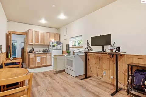 Kitchen - 1601 Main St, Sandpoint, ID 83864 photo 4 of 8