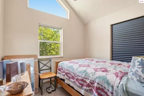 Bedroom - 1601 Main St, Sandpoint, ID 83864 photo 4 of 4