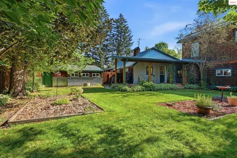 Exterior - 1601 Main St, Sandpoint, ID 83864 photo 9 of 17