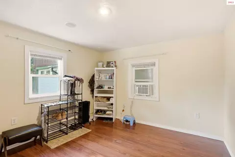 Bedroom - 1601 Main St, Sandpoint, ID 83864 photo 2 of 4