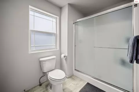Bath - 1596 N Minam Loop, Post Falls, ID 83854 photo 4 of 4