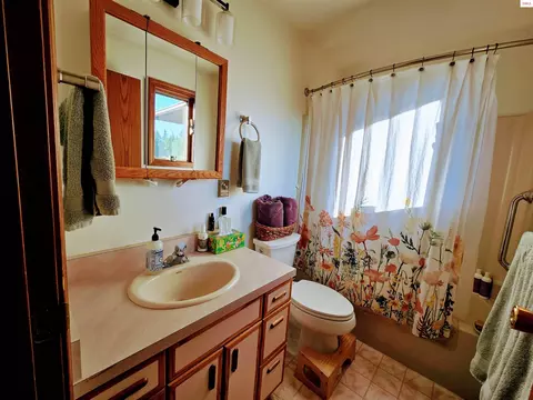 Bath - 164 Snowflake Ln, Libby, MT 59923 photo 1 of 2