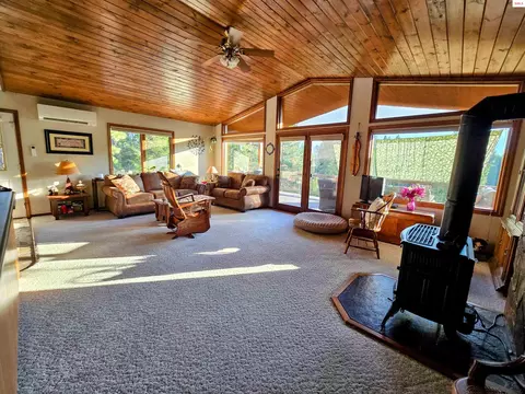 Living - 164 Snowflake Ln, Libby, MT 59923 photo 2 of 3