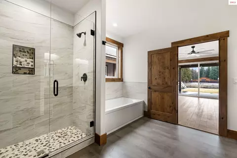 Bath - 137 Backtrack Rd, Sandpoint, ID 83864 photo 3 of 8