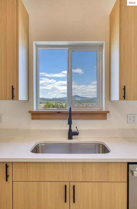 Kitchen - 3596 N Blaze Loop, Post Falls, ID 83854 photo 4 of 7