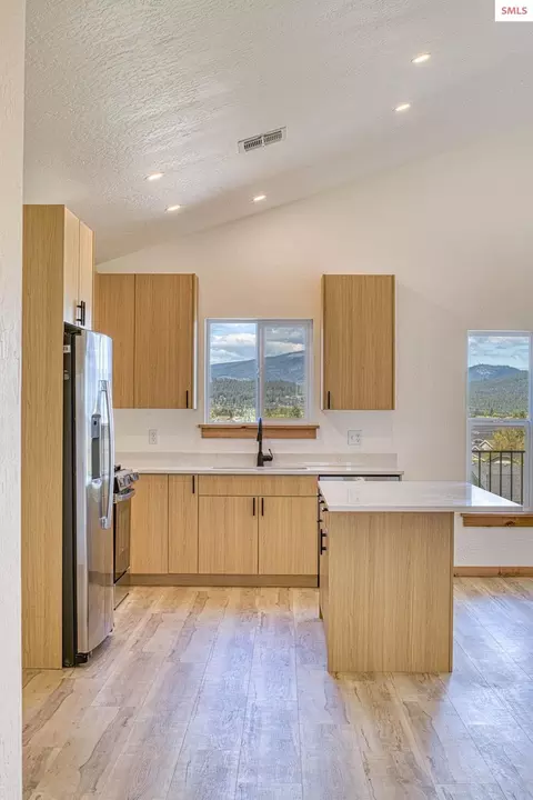 Kitchen - 3596 N Blaze Loop, Post Falls, ID 83854 photo 3 of 7