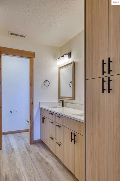 Bath - 3596 N Blaze Loop, Post Falls, ID 83854 photo 2 of 4