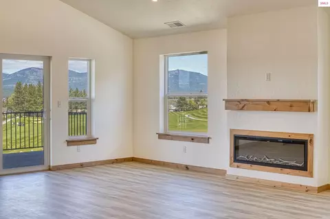 Living - 3596 N Blaze Loop, Post Falls, ID 83854 photo 2 of 5