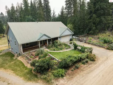 Exterior - 403 Fall Crk, Naples, ID 83847 photo 2 of 20