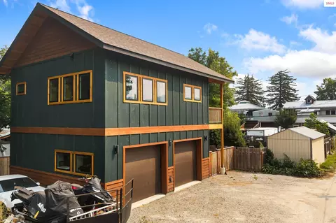 Exterior - 905 Pine St, Sandpoint, ID 83864 photo 7 of 9