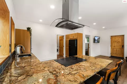 Kitchen - 905 Pine St, Sandpoint, ID 83864 photo 4 of 6