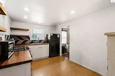 Kitchen - 905 Pine St, Sandpoint, ID 83864 photo 6 of 6