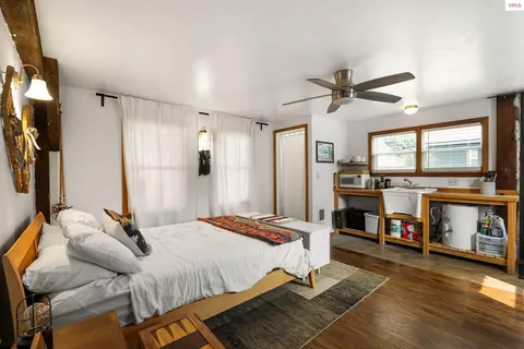 Bedroom - 905 Pine St, Sandpoint, ID 83864 photo 5 of 6