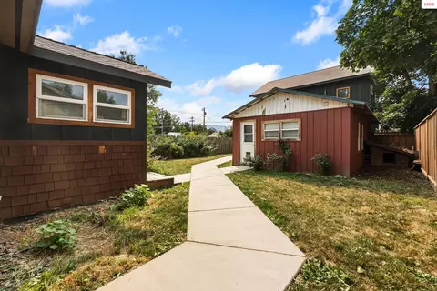 Exterior - 905 Pine St, Sandpoint, ID 83864 photo 6 of 9
