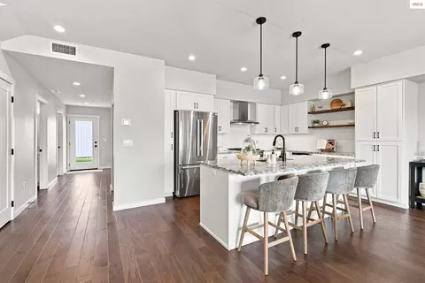 Kitchen - 953 E Railroad Ave, Post Falls, ID 83854 photo 2 of 3
