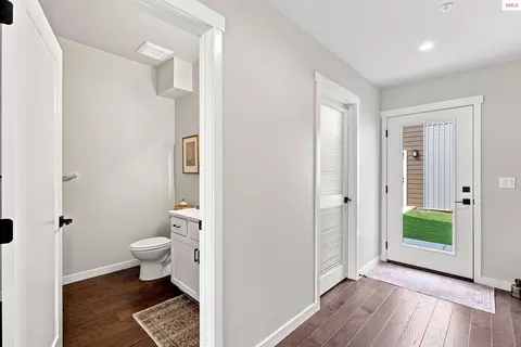 Entry Way - 953 E Railroad Ave, Post Falls, ID 83854 photo 1 of 3